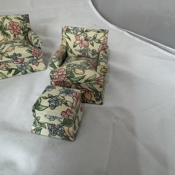 Vintage set dollhouse doll furniture couch chairs Ottoman 1:12 Upholstered 4pc - Picture 3 of 3